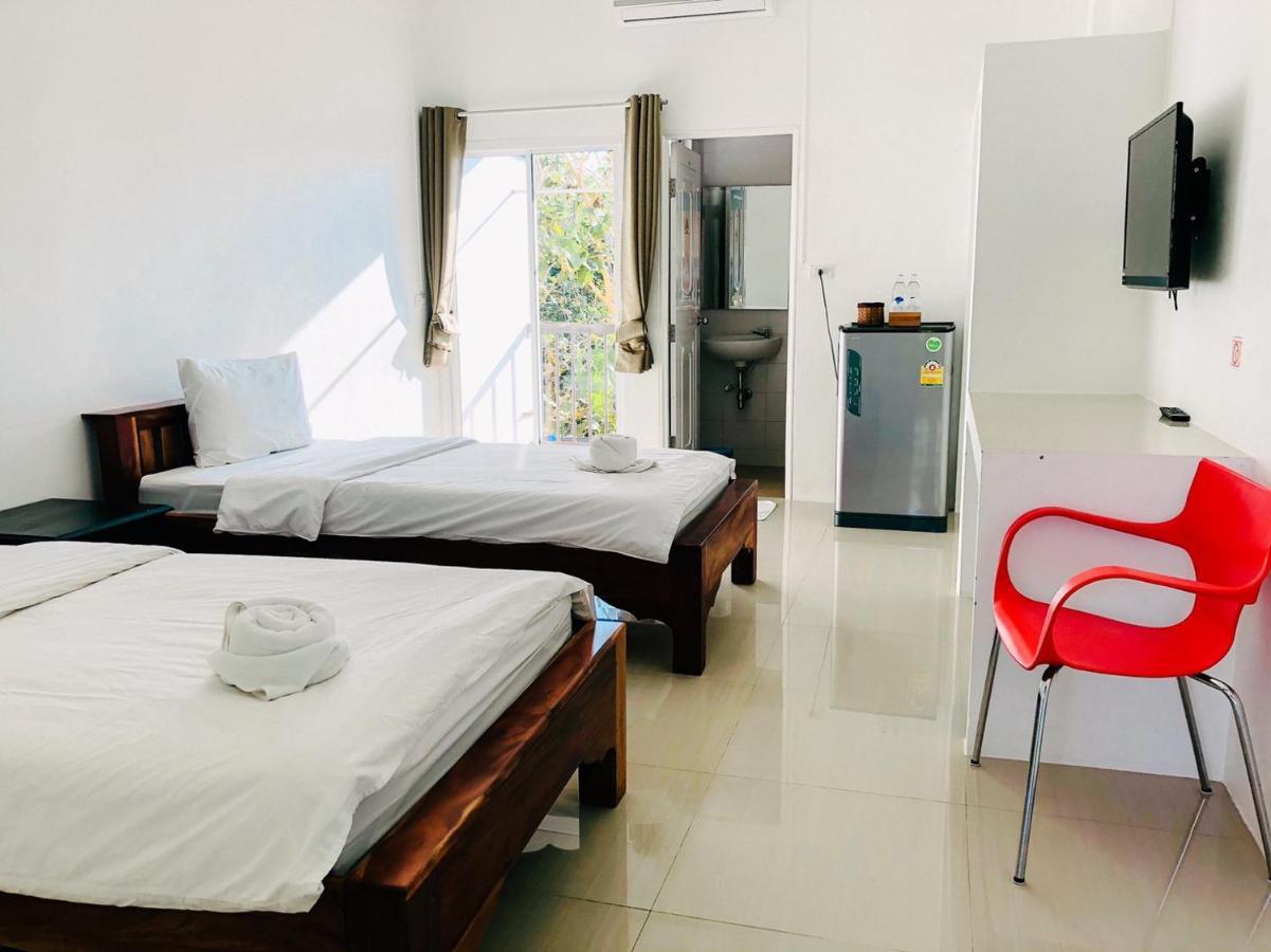 Baanlugchange Hotel Чантабури Екстериор снимка