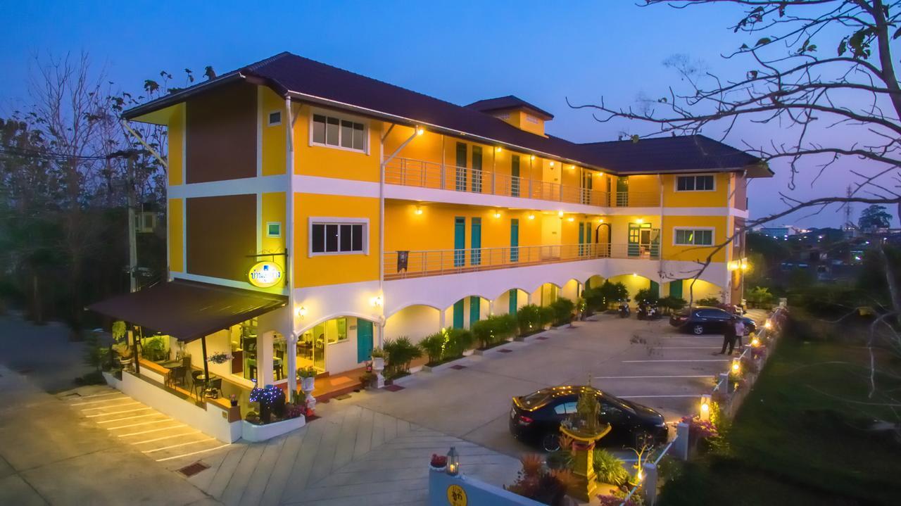 Baanlugchange Hotel Чантабури Екстериор снимка